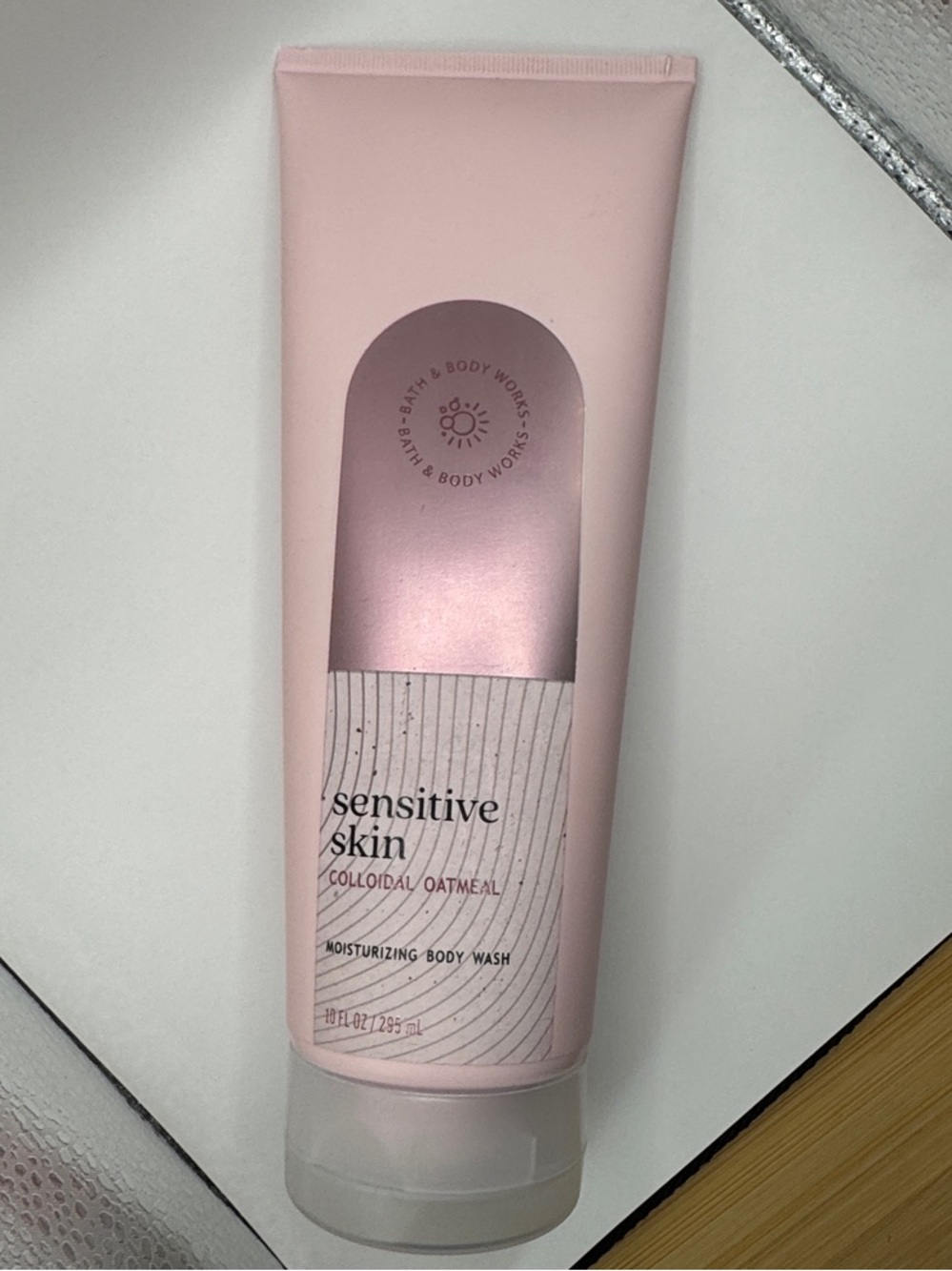 Bath & Body Works Sensitive Skin Moisturizing Body Wash - Light Pink